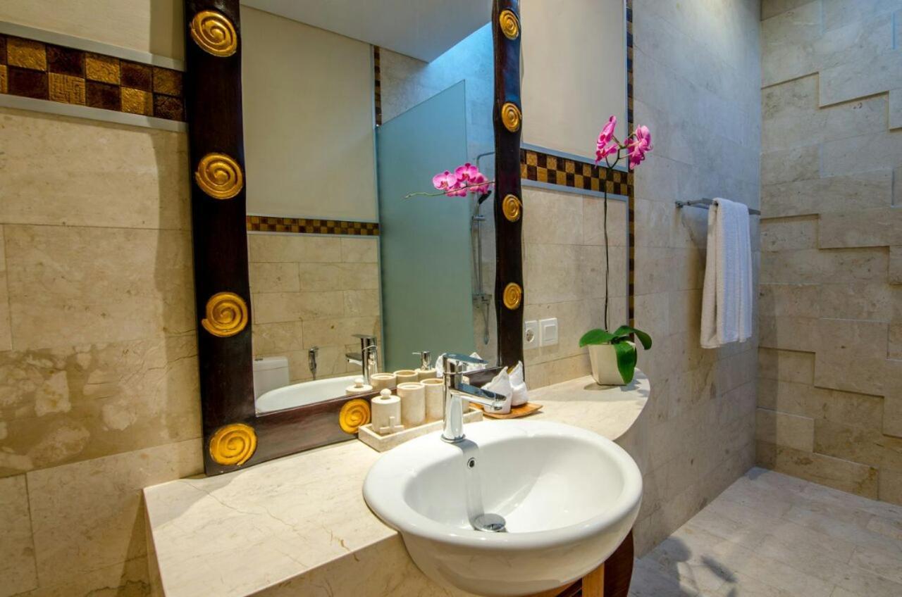 Kesari Haven Villa Sanur Esterno foto